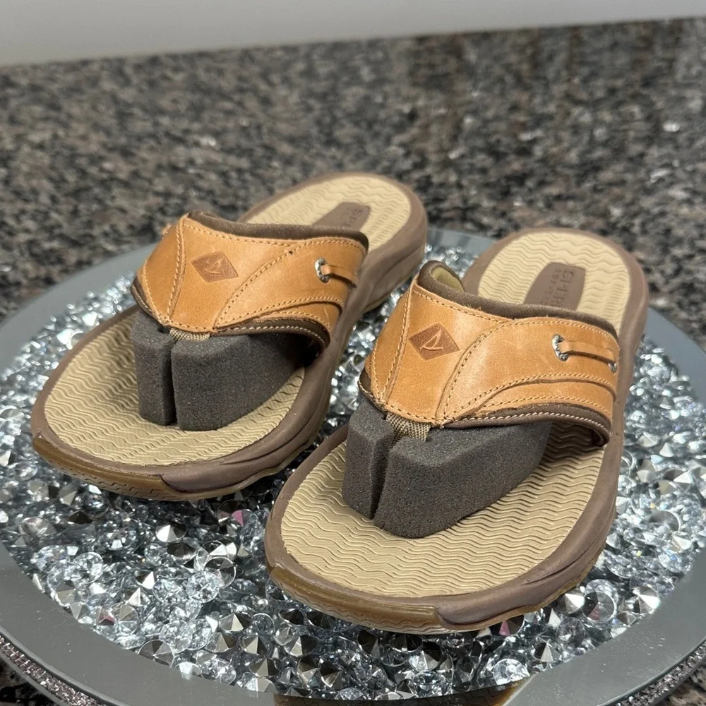 Sperry outer banks leather thongs Flip-Flops NEW M9 W10.5